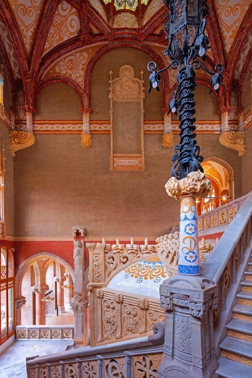 cubebreaker:  Barcelona’s Sant Pau Hospital recently completed a massive renovation.