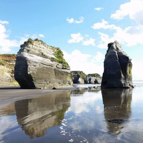 The Three SistersThe photo below is taken at Tongoporutu Beach in Taranaki, New Zealand and shows th