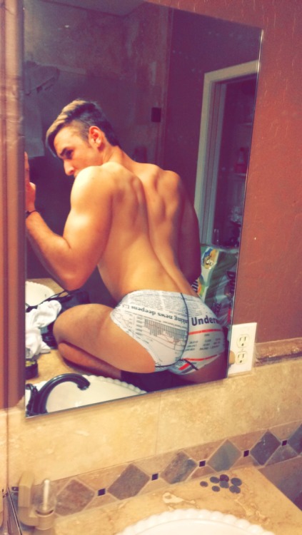 iseemfine:  Real friends sends you ass pics  Yes please