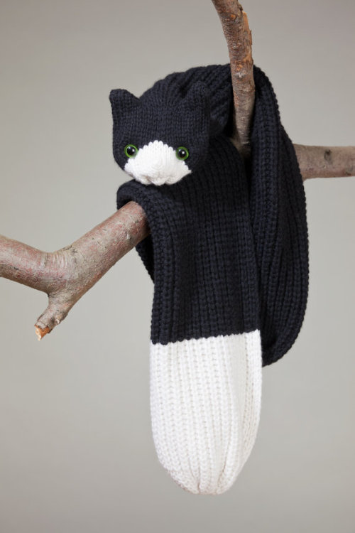 archiemcphee:Dutch designer Nina Führer creates charming animal friends in the form of soft merino w
