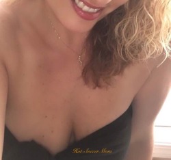 hot-soccermom:  My complete set of pics taken last night. I’d love for you to reblog with comments on your thoughts of this set! 💋