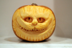 Cheshire Cat pumpkin carving