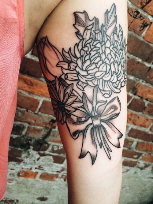 Porn photo fuckyeahtattoos:  bouquet of flowers by Alena