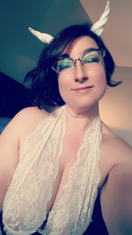 badsuccubus:  badsuccubus:  So as a holiday gift you guys have given me 600 delicious souls following me 💘💋👿🎄🎁  I wanted to give back to you so here are some pictures of me being naughty and nice.   Happy Holidays you Dirty Heathens!! 