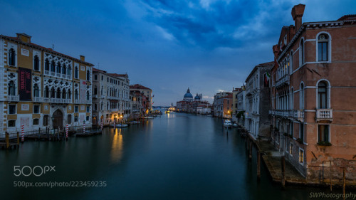 Venezia 5:30 a. m. view from Accademia bridge by wachter972