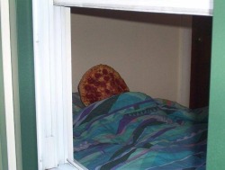 saddestblogger:  cactimom:  saddestblogger:  caught the bae sleepin   now why would u waste a perfectly good pizza:(  that “waste” happens to be my wife getting her beauty sleep. think before you speak