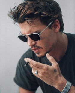 welcometothenewtime:Johnny Depp photographed