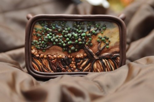 unicorn-meat-is-too-mainstream:  Curiously Awesome Altoid Tin Sculptures by Carolyn Ribstein 