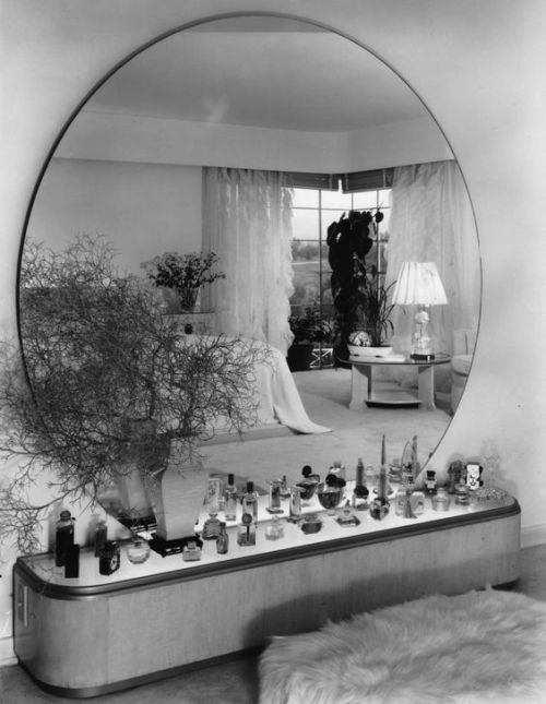 roisinkiely:1938 vanity