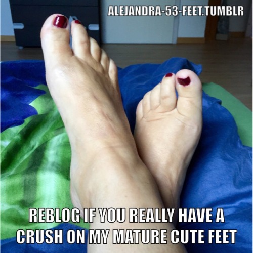 alejandra-53-feet: Let’s see who REALLY ❤️️ my feet!!!