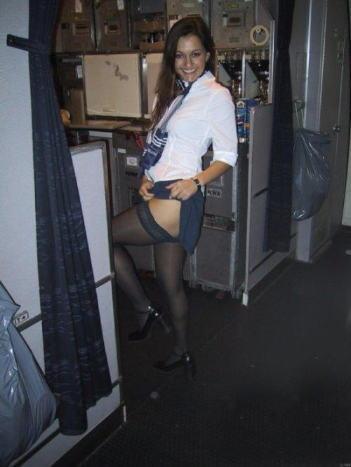 SEND ME YOUR UPSKIRT CREEPSHOTS! 100K FOLLOWER