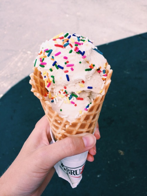 allamerican-lady: I only got sprinkles for the aesthetic