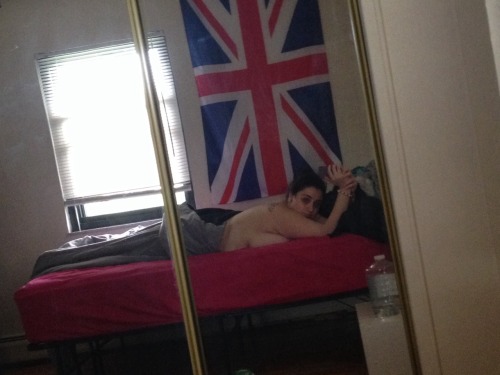 playthatdirtygirl:  I didn’t wanna get out of bed today..