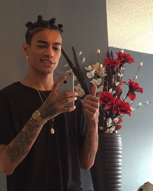 dailyreeceking:  @reeceking_: bored 