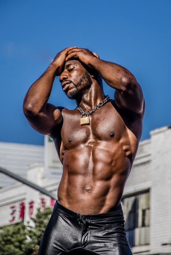 black-mens-skin:  The archive:http://black-mens-skin.tumblr.com/archive 