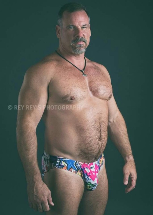 fhabhotdamncobs:  thickbear475:  fuckingwithdaddy:  Chip wright  DILF~!     W♂♂F     (WARNING!   No “Pretty Boys” here.)  