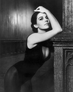 hollywood-portraits:Natalie Wood, 1961.