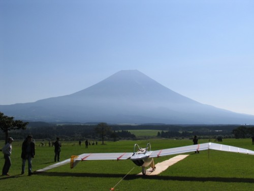 jo3tron:  OpenSky jet-powered glider inspired by Japanese anime In the Japanese animated film, Nausicaä of the Valley of the Wind, the protagonist explores a post-apocalyptic world riding on a jet-powered glider called a Möwe (also called a mehve in