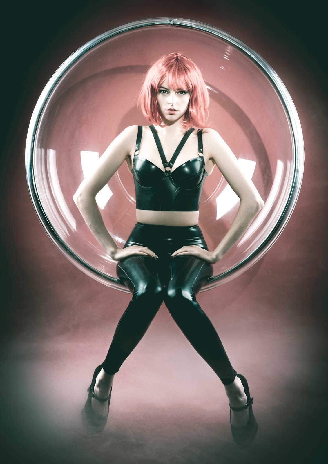 alt-amores:  Riona Noire x  John Gottcha Latex: Pandora Deluxe Latex 