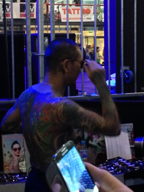 Shige&rsquo;s trying sunglasses on after winning first price for best tattoo at the Mondial du T