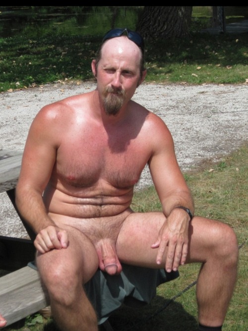 musweke:  musweke:  I like those dadds they have nice hungs. I wish to suck  I would lov to have fun and have your warm juice
