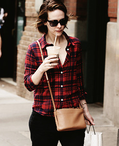 fuckyeah-sarahpaulson:  Sarah Paulson, Out and About in New York City — May 21, 2014  My girlfriend
