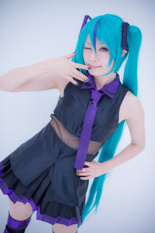 cosplayando:  more Vocaloid cosplay