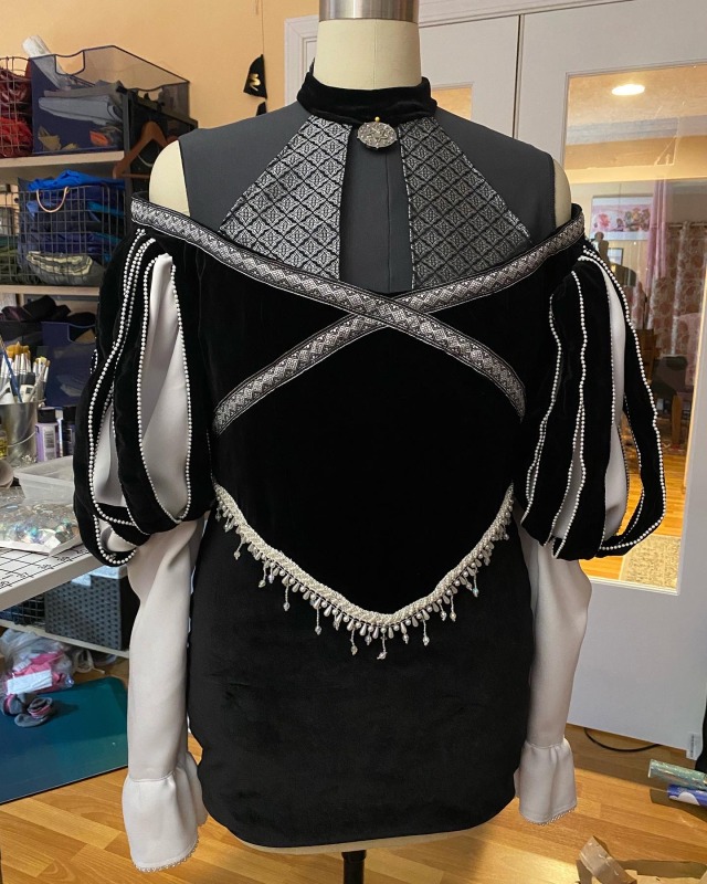 Making steady progress on Yennefer! I’m really excited to wear her next month. 🥰