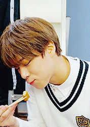 aseutro:♡ happy birthday moonbin! ♡