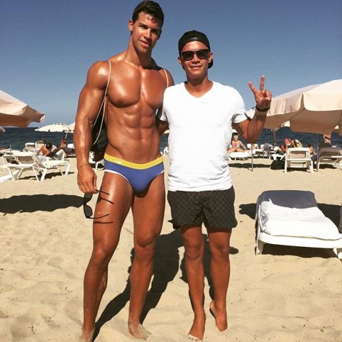 Stunning! #KrisEvans #BelAmi #FIBO2016 💪 pic.twitter.com/ti6U9d64Nx— Kris Evans News (@KrisEvansNews) 2 de maio de 2016 More of Kris Evans at FIBO 2016 #BelAmi 💪 pic.twitter.com/jqTuTSevXW— Kris Evans News (@KrisEvansNews) 2 de maio de 2016