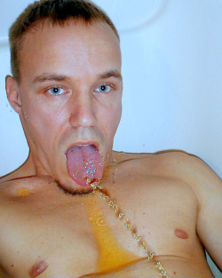 i-like-you-dirty:  humiliationverbale:  totoche33: