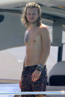 shirtlessmalecelebs:  Dougie Poynter