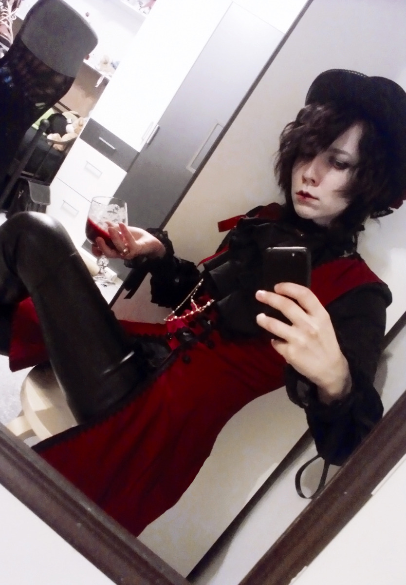axolotlsmile:  ~🌹🍷   