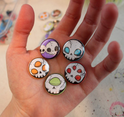 loveandasandwich:  Just listed another button pack!Five packs of handdrawn 1 inch skull buttons now available. 