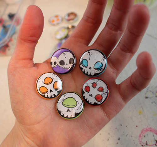 loveandasandwich: Just listed another button pack!Five packs of handdrawn 1 inch skull buttons now a