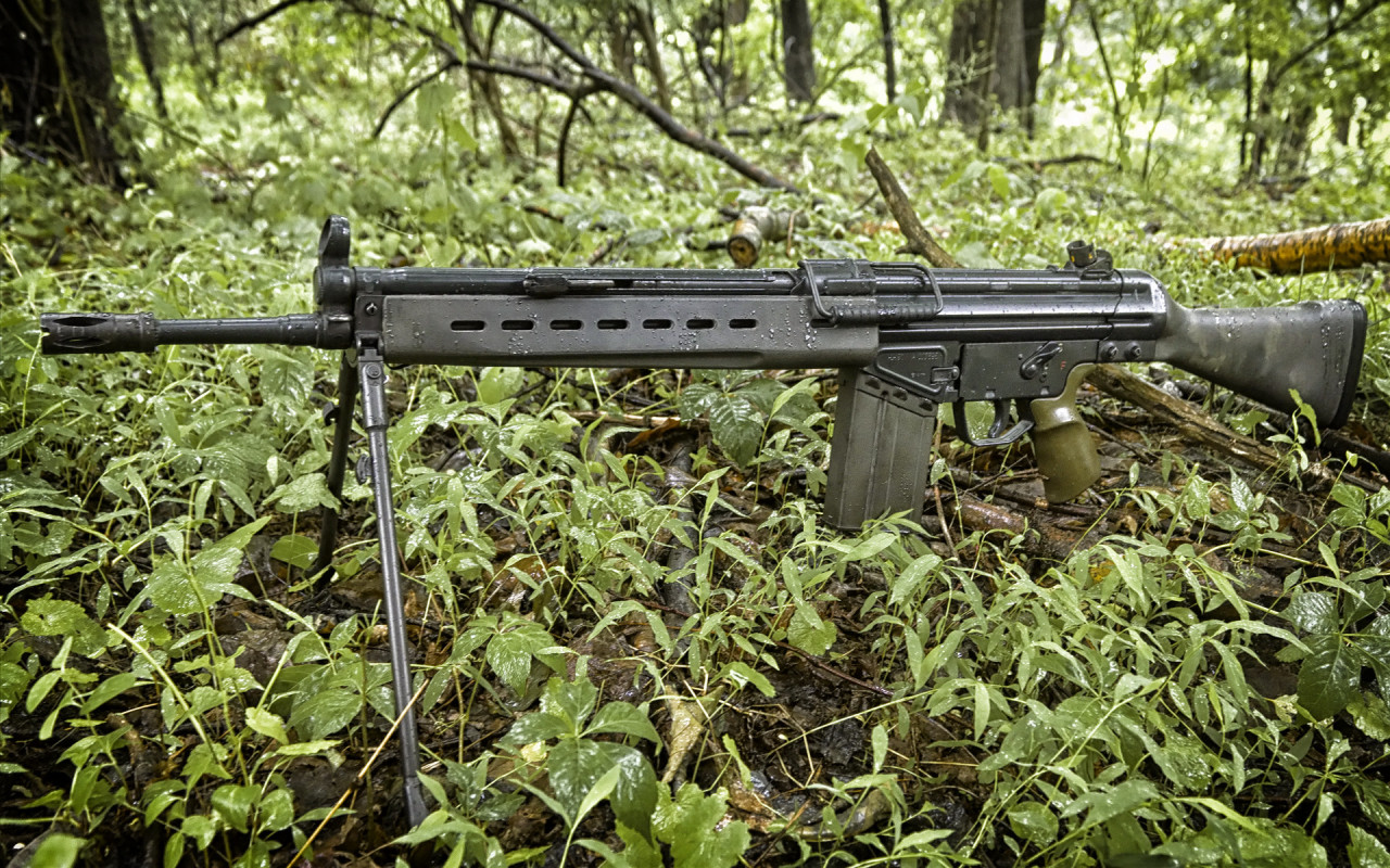 gunrunnerhell:  Namibian An H&amp;K 91 wearing the rather uncommon but sought