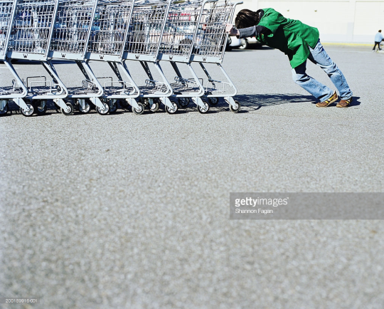 fattyatomicmutant:  queeranarchism:   putrandomnamehere:  mailidhonn:   hclark70:  the-real-skye:  galexy-astra: LET 👏 RETAIL 👏 EMPLOYEES 👏 SIT 👏 The only major chain retail store that I know of that allows their cashiers to sit is the Aldi