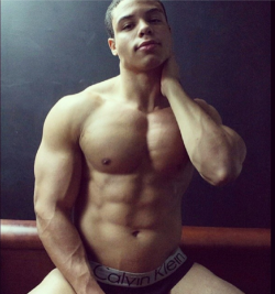 cuteguy-nicemuscle:  x