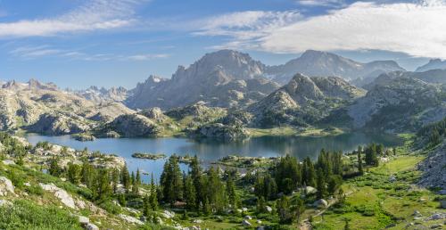 amazinglybeautifulphotography:Island Lake in the Wind River Range, WY [OC][10148x5244] - Author: Yon