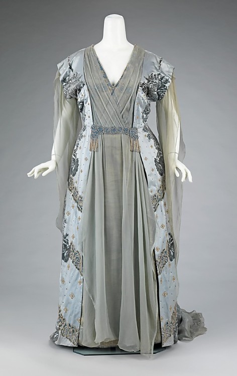 Tea Gown, House of WorthFrance, 1910Met Museum Every one knows that a tea-gown is a hybrid between a