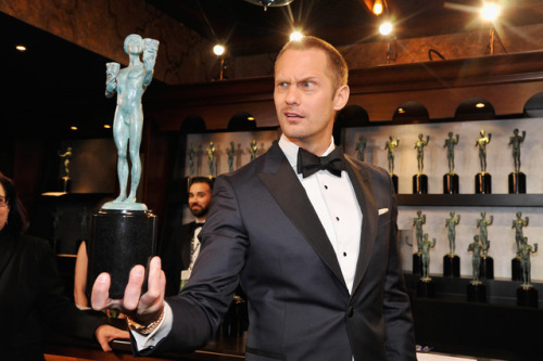 alexanderskarsgardonline: Alexander Skarsgard &amp; Jack McBrayer at the SAG Awards (1, 2, 3)