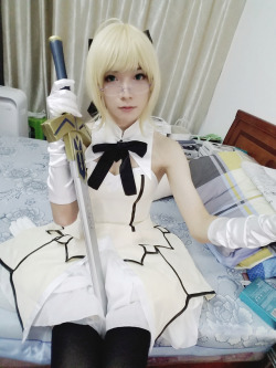 mizuki-kusagi:  Saber Lily_(:з」∠)_