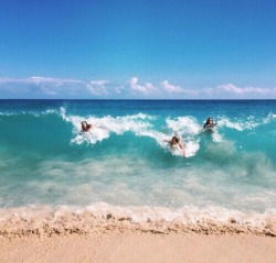 splashofocean:  When there’s the hottest fuck boy that won’t treat you right standing on the beach.