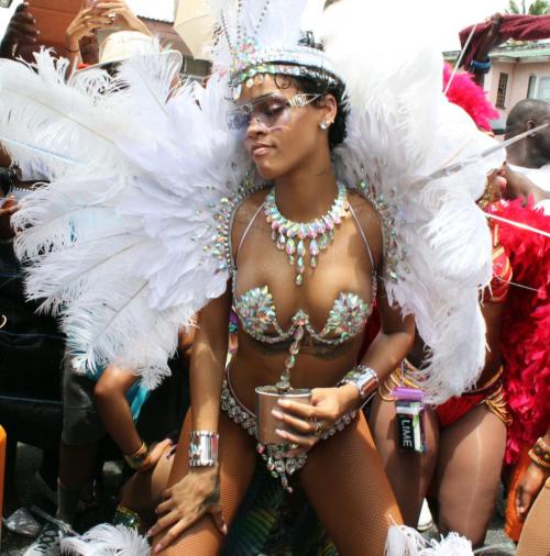 thimslick0ne:  bigdaddy3146:  dianaveena:  theillesttrini:  Carnivallllllll  We’ve been dreaming of going to carnival for years now 😠 wait on it  This is on my bucket list.  For my honey honeycoatedprincess