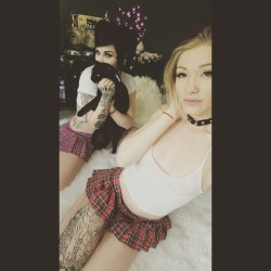 skylar-rayy:  Online with @ashliecat666 come