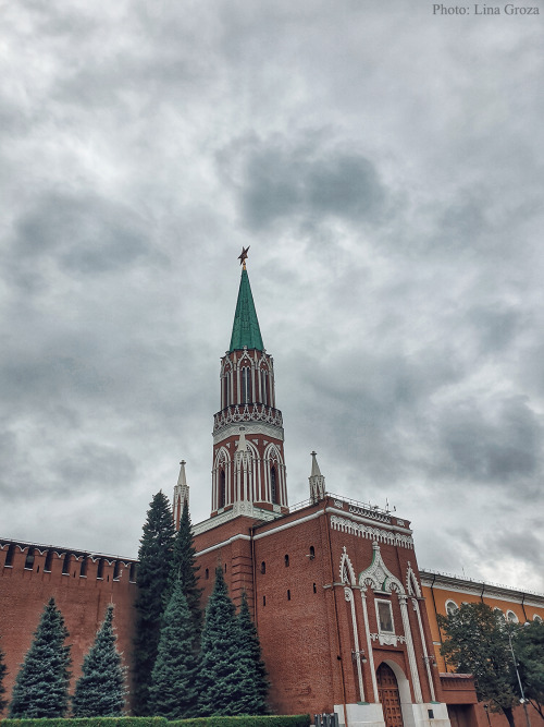  Red Square is one of the oldest and largest squares in Moscow, the capital of Russia. Owing to its 