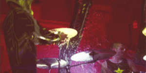 ohmytaylex:  [1/20] music videos:  All Time Low + I Feel Like a Dancin’.  