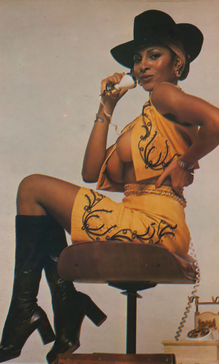 XXX surra-de-bunda:Pam Grier in Players Girls photo