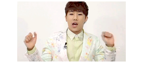 infinite-unf:  Grandpa Gyu’s dance for ‘Man in Love’. ∩(◠▽◠)∩ 