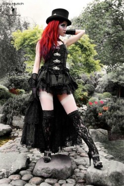 victorian-goth:  Victorian goth http://victorian-goth.tumblr.com/